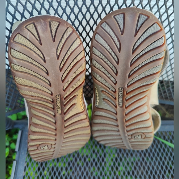 EUC Merrell sz 10 sandals - Picture 4 of 5